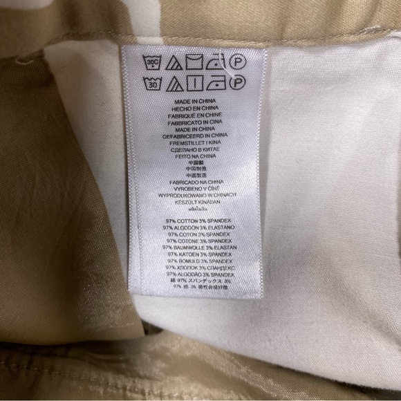 Michael Kors giraffe print size 4. - Picture 3 of 4